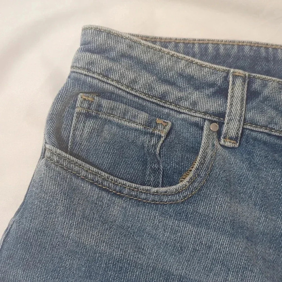 PacSun Party Blue Denim Mom Short, Color Blue Size 26 - Picture 8 of 16